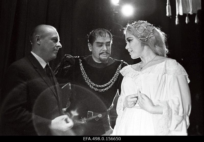 Rat “Estonia” was staged as part of the g. Verd Othello opera in Desdemona, Mary Eskola from the Finnish opera, as part of the Jago, Georg Ots and Renee ́ Hammer, director of the theatre.