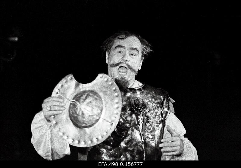 Rat “Estonia” soloist Georg Ots Don Quiote in m. Leigh’s musical “Man from La Mancha”.