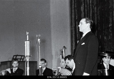 Rat "Estonia" soloist Georg Ots E.Laansoo, performing in the concert hall at the concert hall at the ensemble "Estonia".  similar photo