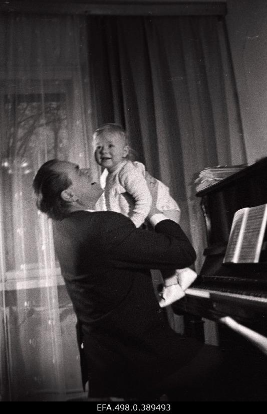 Georg Ots with her daughter Marianne.
