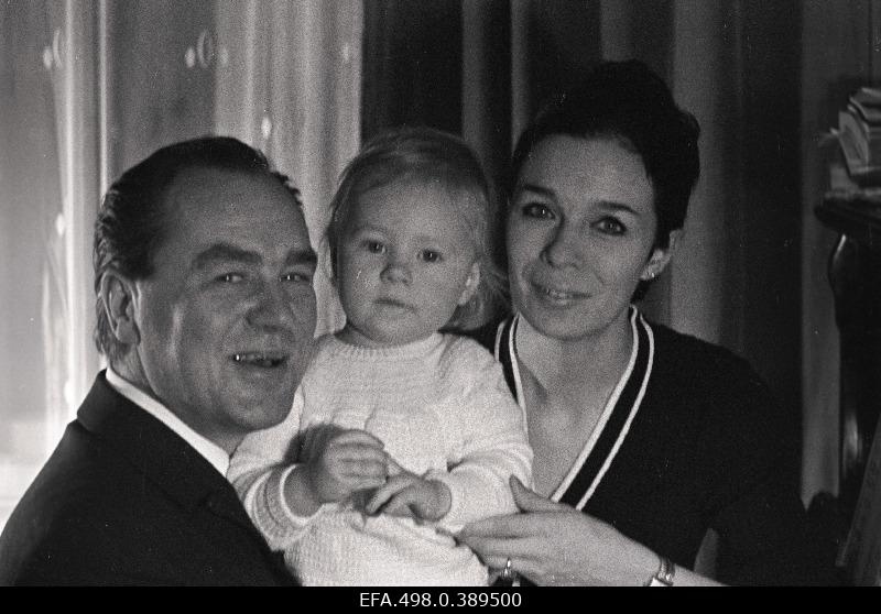 Georg Ots with her daughter Marianne and her husband Ilona.