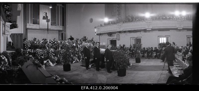 The funeral service of Georg Otsa, the singer of the Soviet Union's folk artist in Rat Estonia.