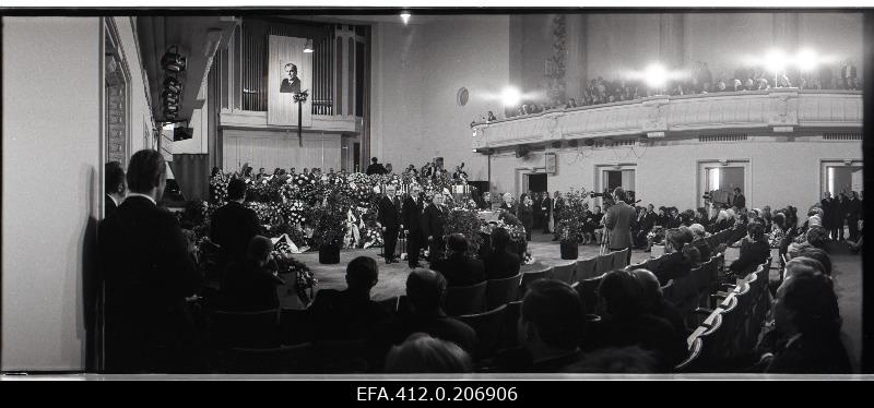 The funeral service of Georg Otsa, the singer of the Soviet Union's folk artist in Rat Estonia.