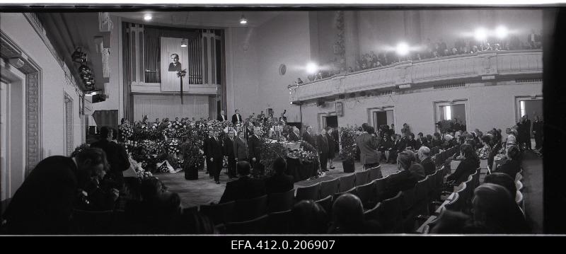 The funeral service of Georg Otsa, the singer of the Soviet Union's folk artist in Rat Estonia.