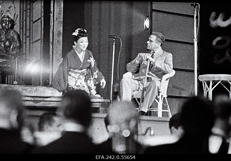 Japanese guest song m. Takidzava and Soviet Union folk artist Georg Ots in Puccin's opera "Madame Butterfly" at the National Academy Theatre Estonia.