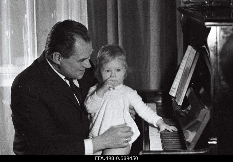 Georg Ots with her daughter Marianne.