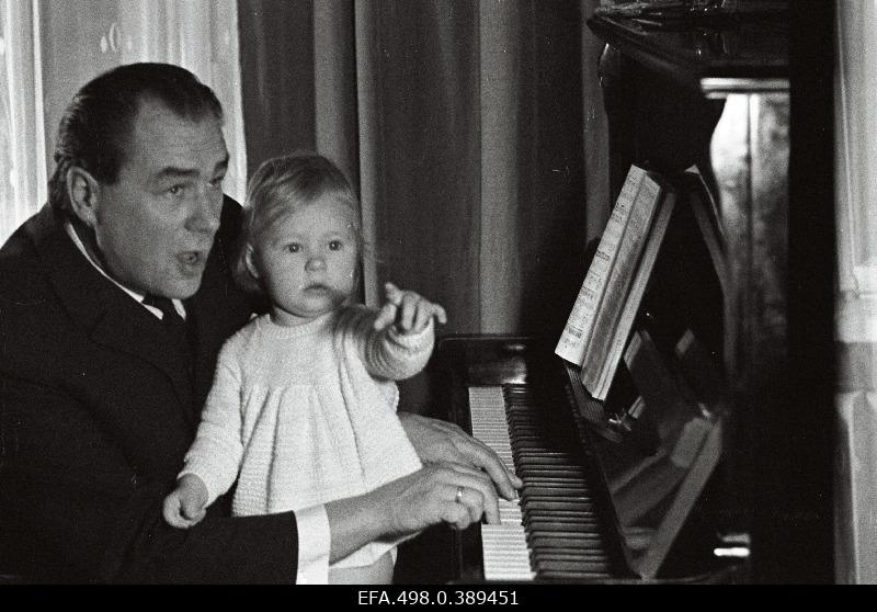 Georg Ots with her daughter Marianne.
