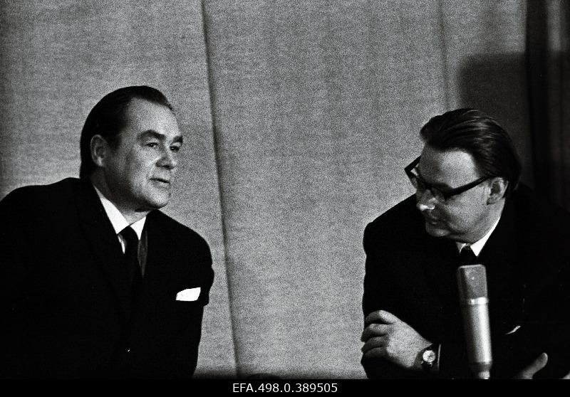 Georg Ots and composer Eino Tamberg Helicing House.