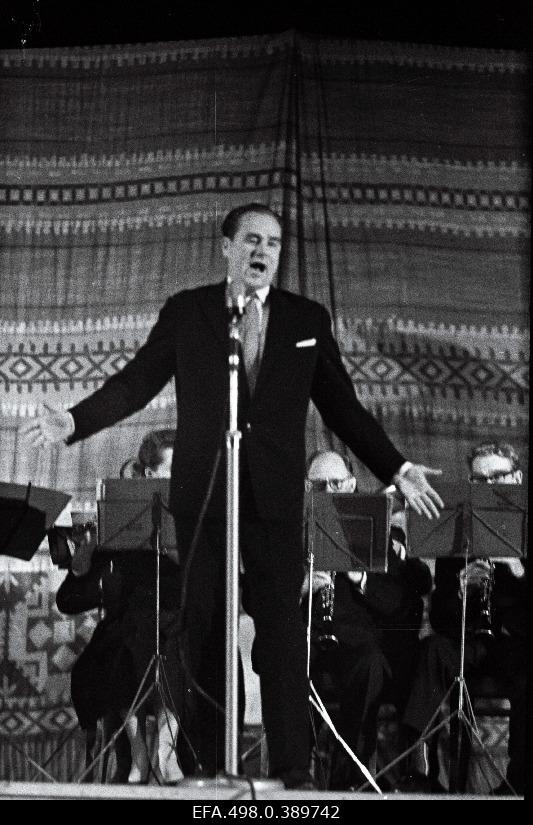 The concert of the singer Georg Otsa.
