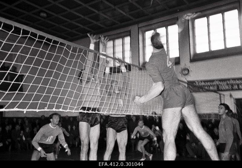 Volleyball competition Leningrad Spartak-TPI.