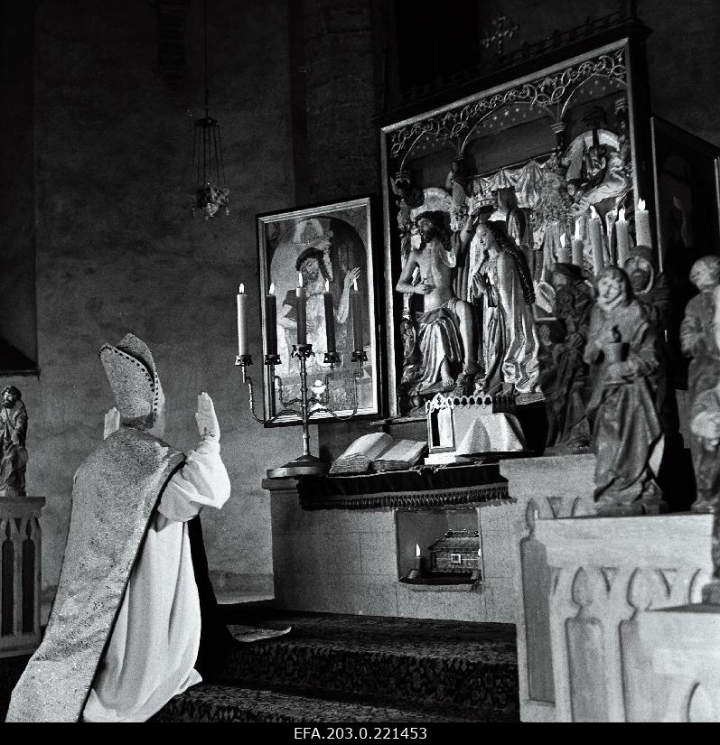 Tallinn movie "Last reliikvia". The monastery church altar.