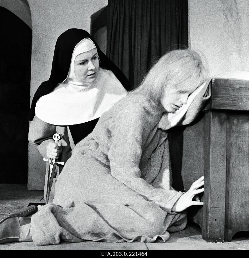 Tallinn movie "Last reliikvia". Agnes (Ingrida Andrina) and sister Ursula (Eve Kivi) monastery.