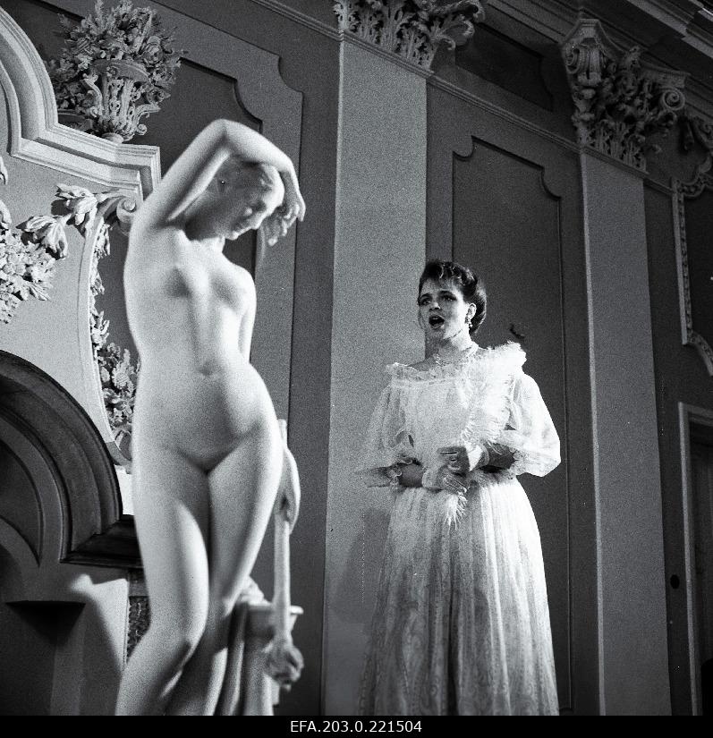 The film from the musical video film "Pingul keel".