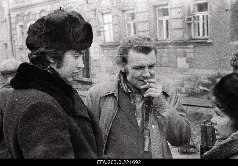 Members of the film group (from the left) associate of operator Gennadi Meleško, driver, assistant director Maret Riismantel.