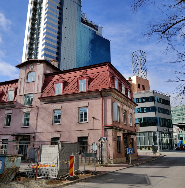 Biljajevi Gymnasium Building - Maakri 28, Tallinn (Last Kubu Gymnasium) rephoto