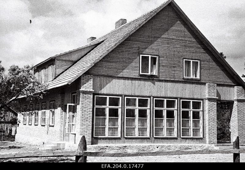 The new kindergarten and kindergarten building of Kureküla sovhoosi.