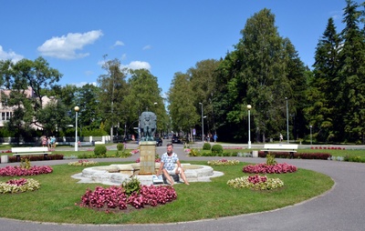 Photo postcard, Purskkaev Pärnu Mudaravila front square. rephoto