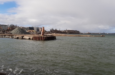 Tallinn, kalasadam, tagaplaanil Läänepatarei. rephoto
