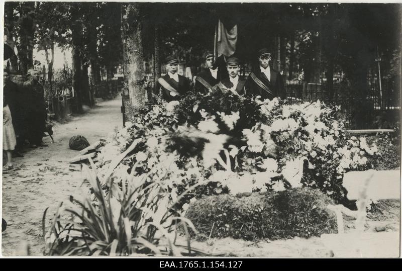 Gerhard Soosaare, member of the company "Fraternitas Estica" on the funeral day at the Tartu Maarja cemetery