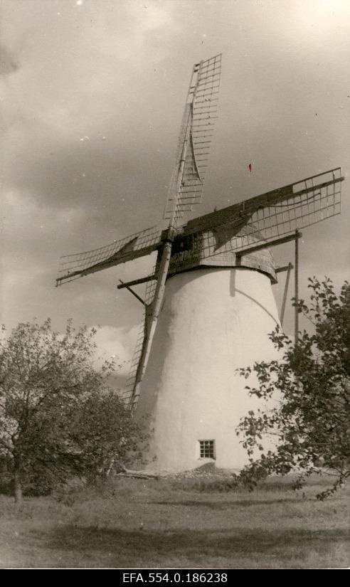 Windmill in Oiu village. Vana-Võidu vald.