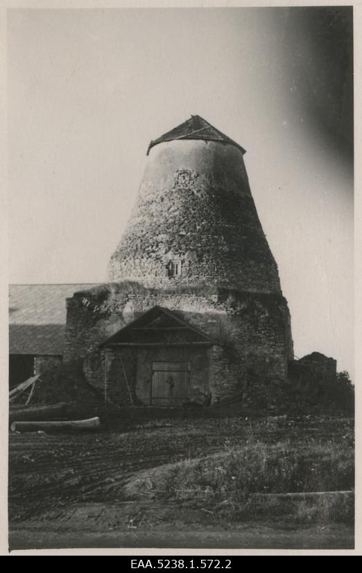 Adavere Manor windmill