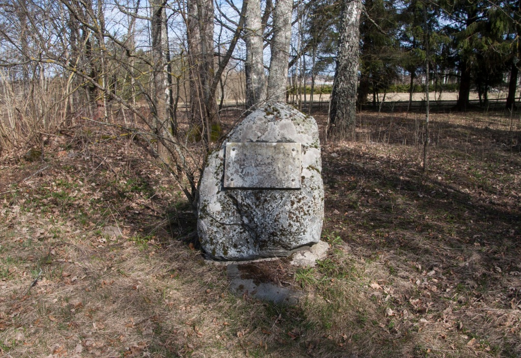 Köler, Johann, commemorative stone of birth in Kööbra rephoto