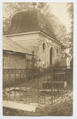 Tallinn. Kopli cemetery. In the back of the cable  duplicate photo