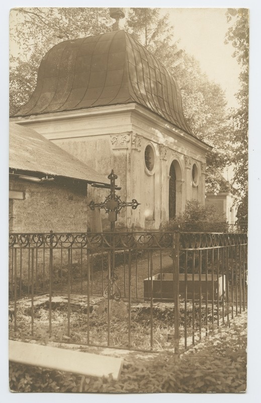Tallinn. Kopli cemetery. In the back of the cable