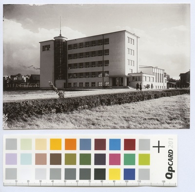Sari Tallinn views. Schoolhouse at the corner of Kreutzwald and Kunder Street.  duplicate photo