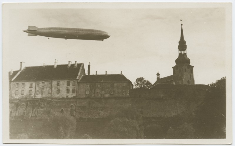 Tallinn. German Aircraft Zeppelin Toompea above