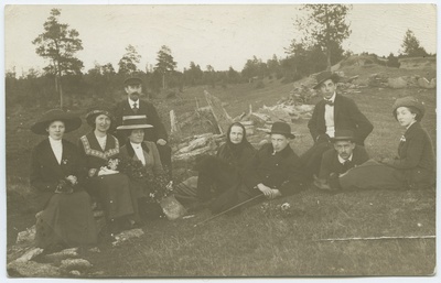 Group picture. The company is on the exit. Right second Wilhelm Friedrich Dubas  duplicate photo