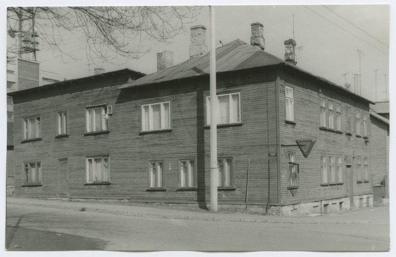 Double wooden house on the corner of Jakobson and Kunder Street, Jakobson Street 17.