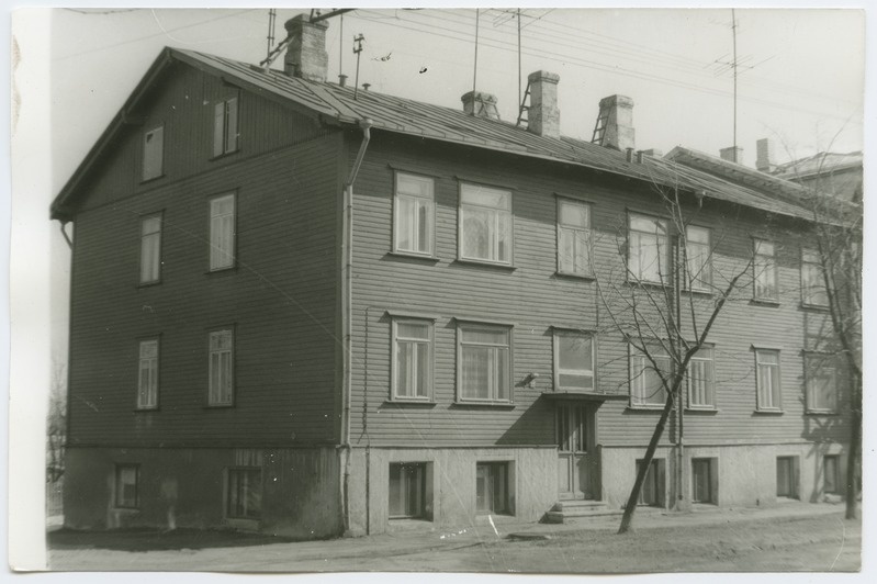 Double wooden house Kunder Street 33.