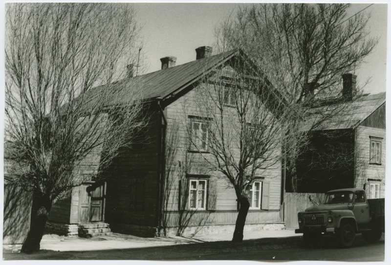 Double wooden house Children's House Street 27.