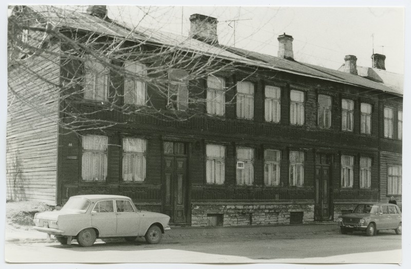 Double wooden house Children's House Street 44.