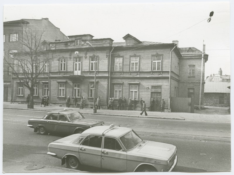 Buildings on the corner of the new-Sada and Narva highway, view by Narva highway.