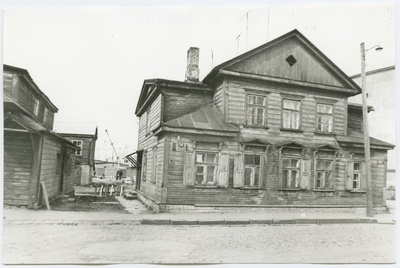 Double wooden house Karu Street 39.  duplicate photo