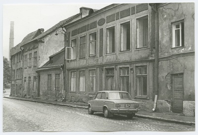 Double stone house New Street 28, the house in front of the car.  duplicate photo