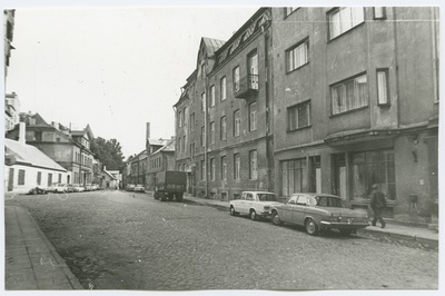 Double stone house, New Street 22.  duplicate photo