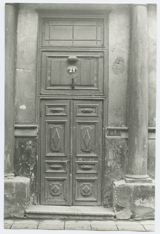 New street 21 house outdoor door.