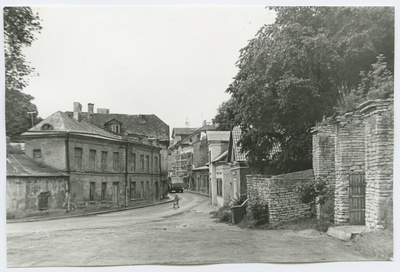 View of the buildings on the corner of the new and Väike-Rannavärava street.  duplicate photo