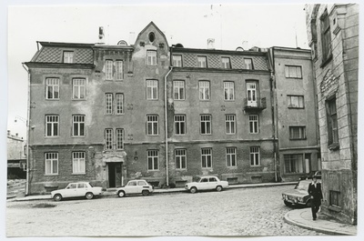 Four-fold stone house, New Street 24.  duplicate photo