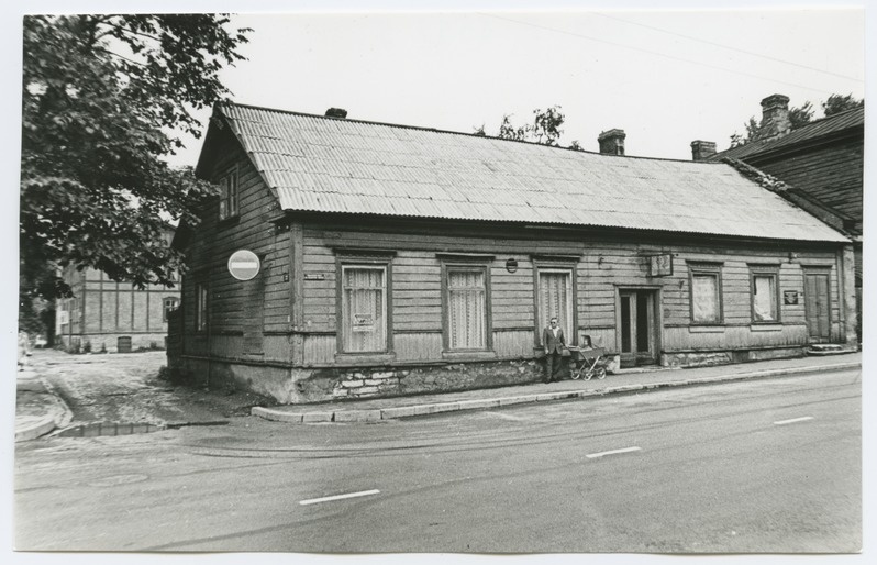 One-time wooden house, Paldiski highway 12.