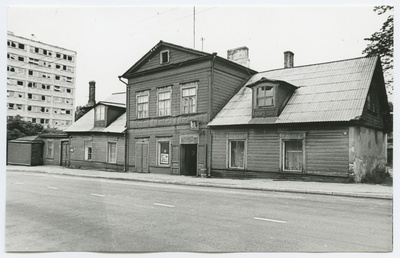 Paldiski highway 14 double wooden building.  duplicate photo