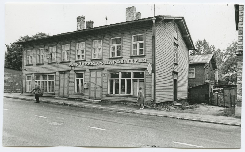 Paldiski highway 9 double stone building.