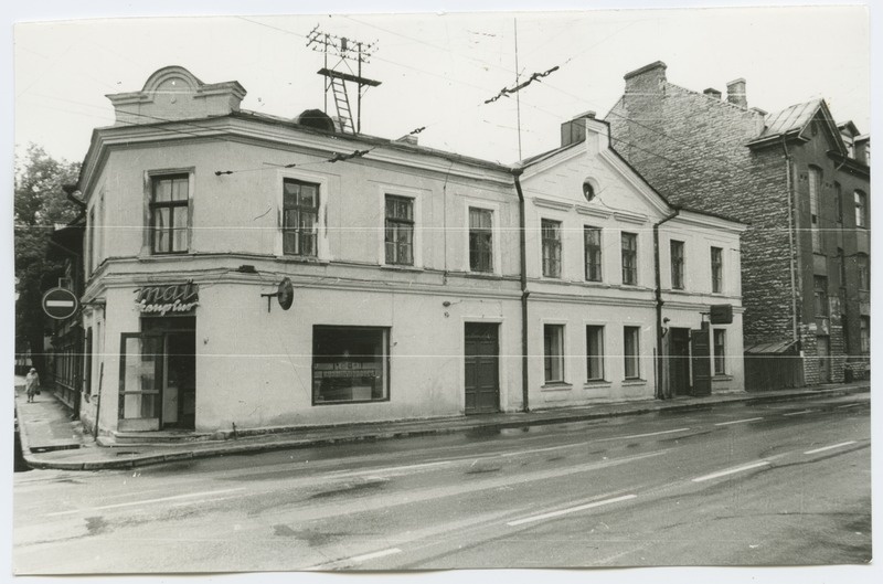 Double stone house Paldiski highway 3, shop "Mai" building.