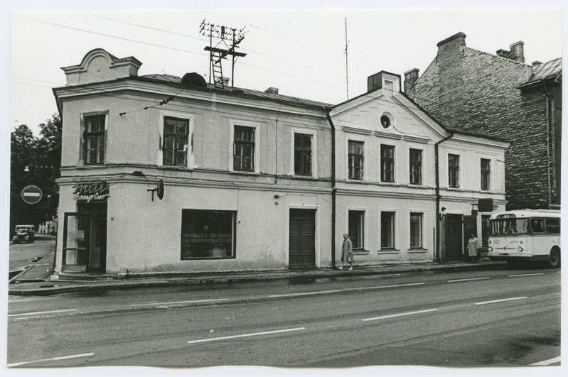 Double stone house Paldiski highway 3, shop "Mai" building.