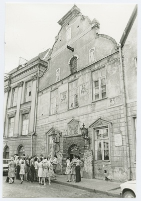 View of the former Mustpeade Brotherhood house on Pikal Street.  duplicate photo