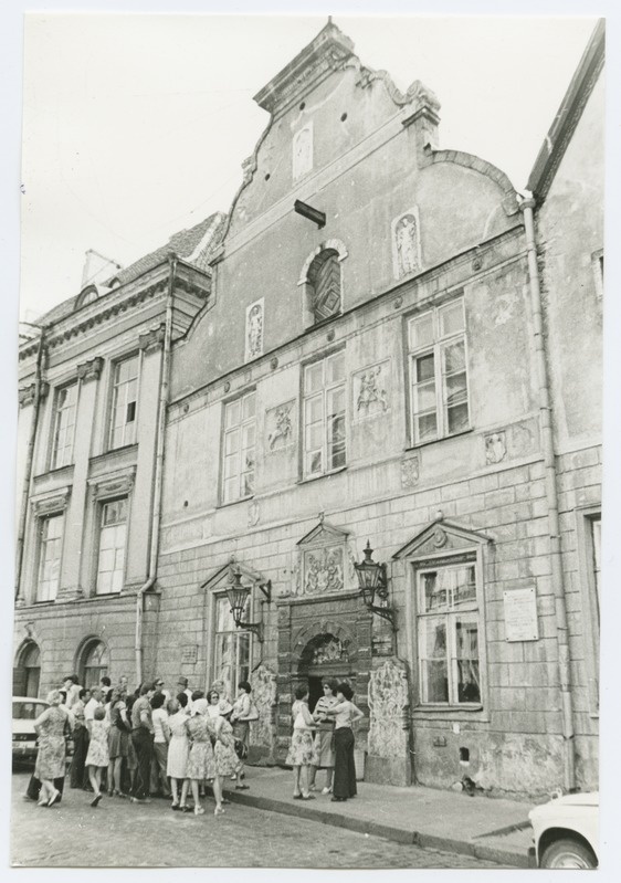 View of the former Mustpeade Brotherhood house on Pikal Street.