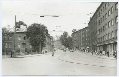 The corner of Pärnu highway and Peeter Süda street, the view along the Pärnu highway towards Tõnismäe.  similar photo